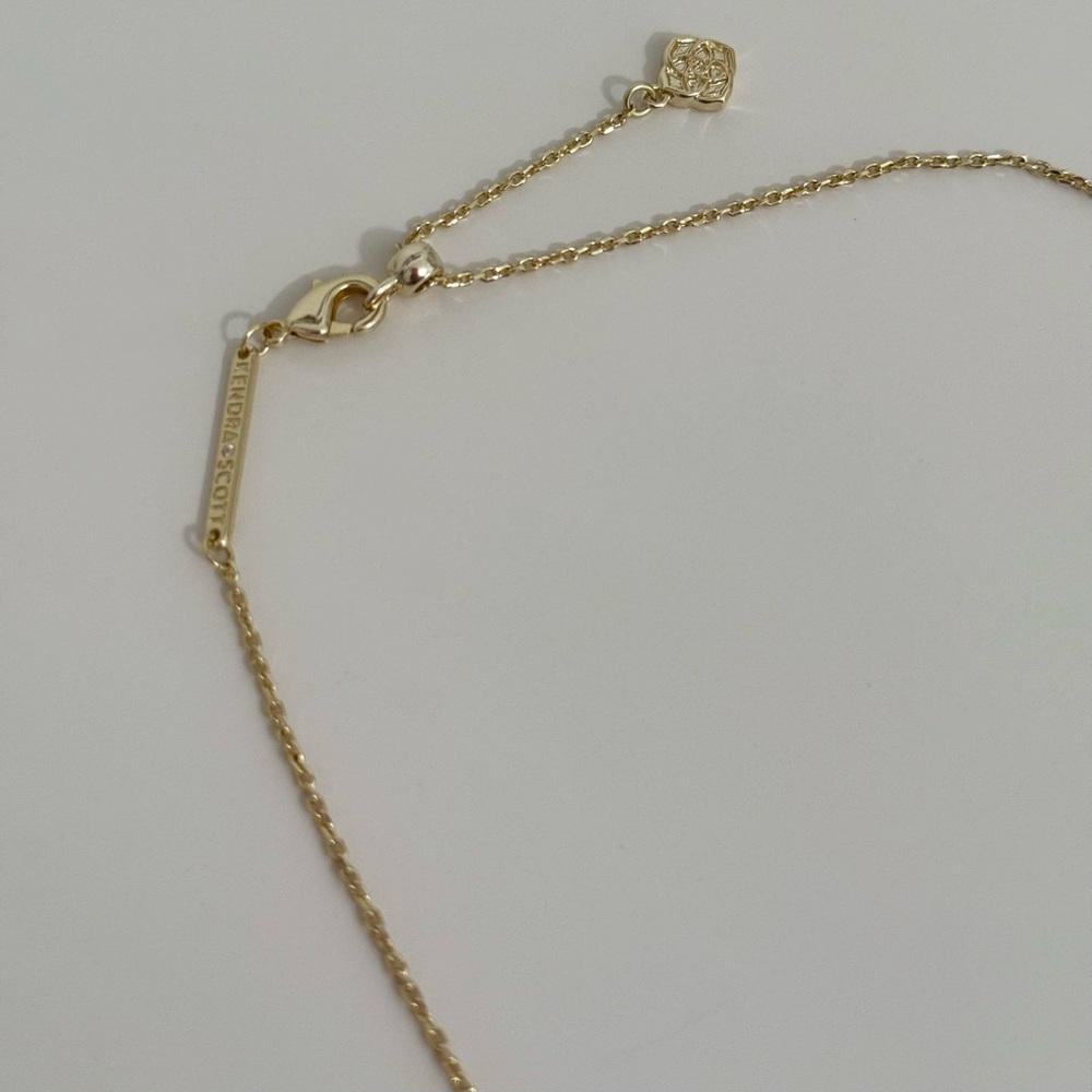 Kendra Scott Baseball Gold Short Pendant Necklace in Ivory Mother-of-Pearl - Picture 5 of 8